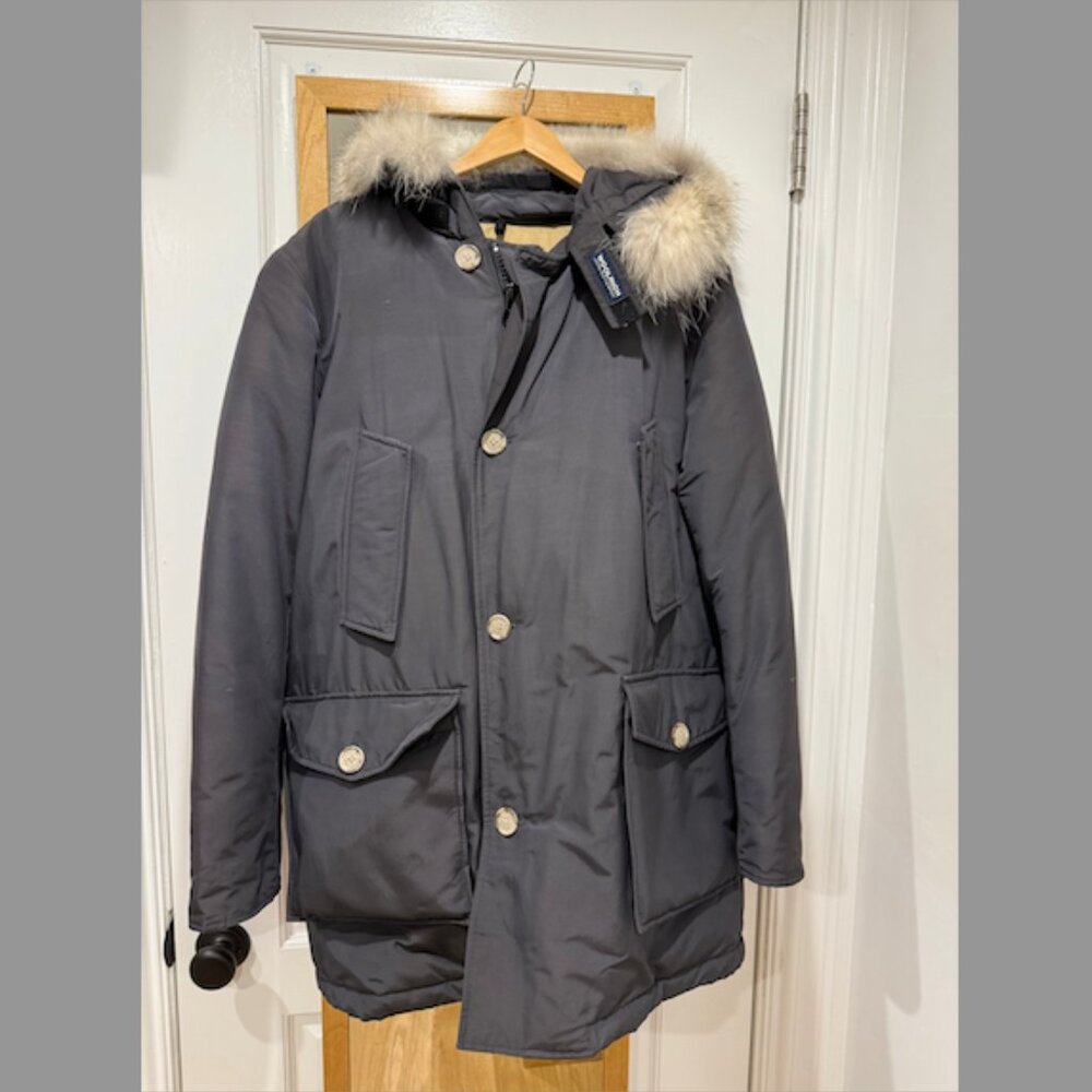 MEN'S Woolrich Artic Parka Size Large in Grey Shadow